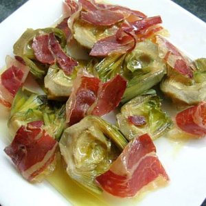 Alcachofas con jamón